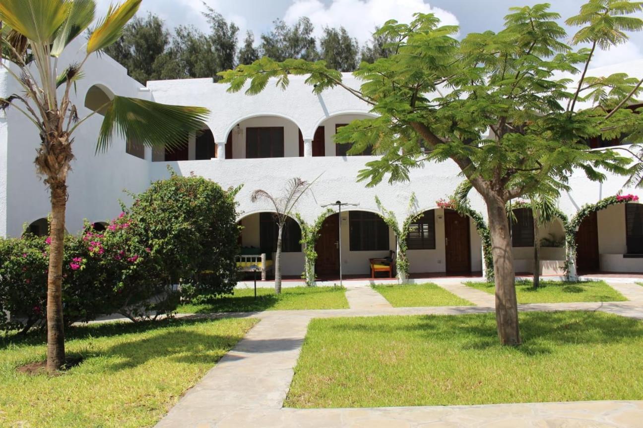 Kaleb'S Beachfront Serviced Studio Apartments Malindi Ngoại thất bức ảnh