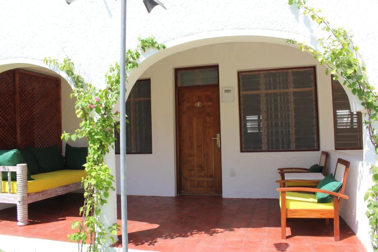 Kaleb'S Beachfront Serviced Studio Apartments Malindi Ngoại thất bức ảnh