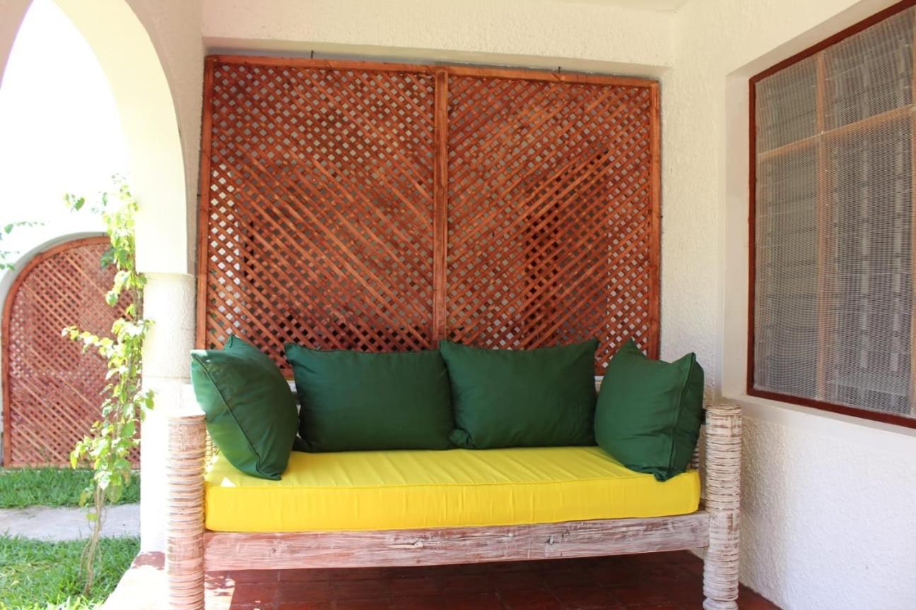 Kaleb'S Beachfront Serviced Studio Apartments Malindi Ngoại thất bức ảnh