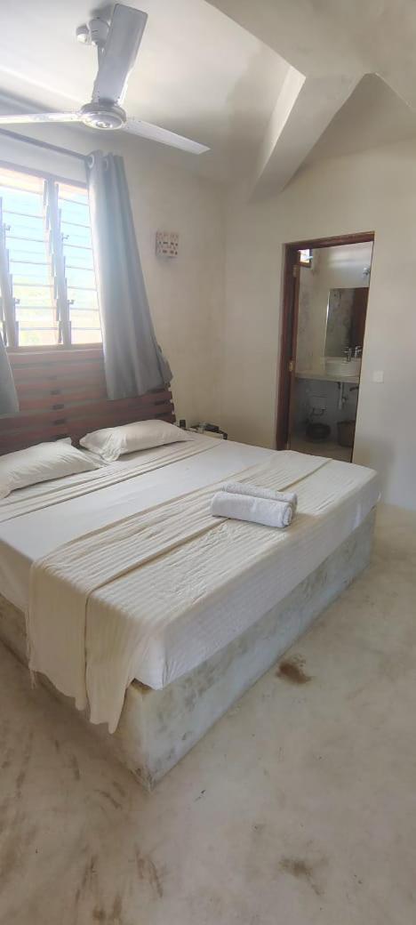 Kaleb'S Beachfront Serviced Studio Apartments Malindi Ngoại thất bức ảnh