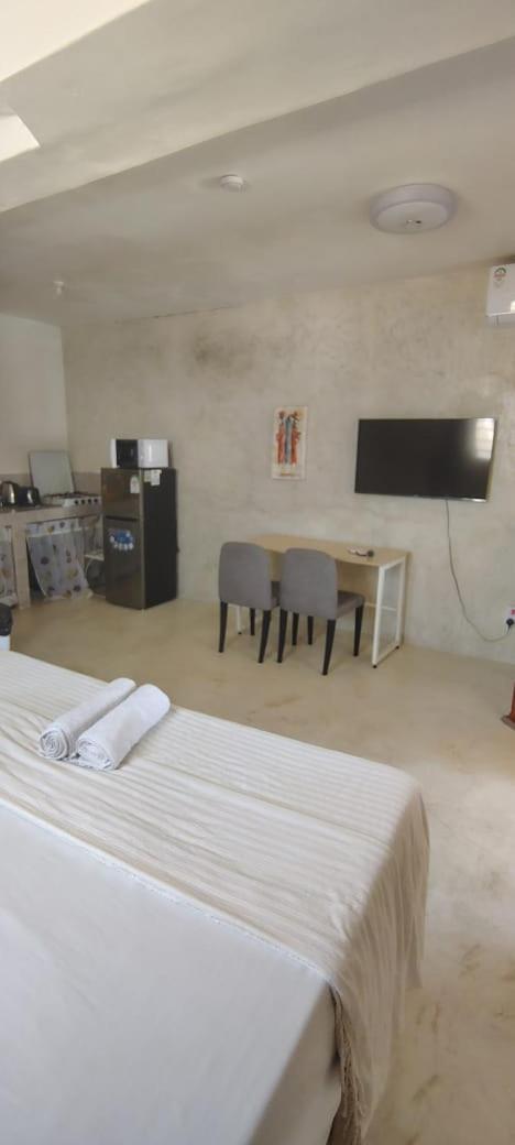 Kaleb'S Beachfront Serviced Studio Apartments Malindi Ngoại thất bức ảnh